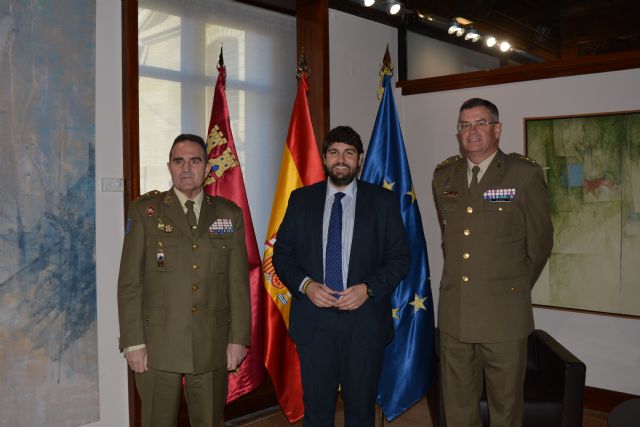 El presidente de la Comunidad recibe al teniente general Francisco José Gan Pampols - 2, Foto 2