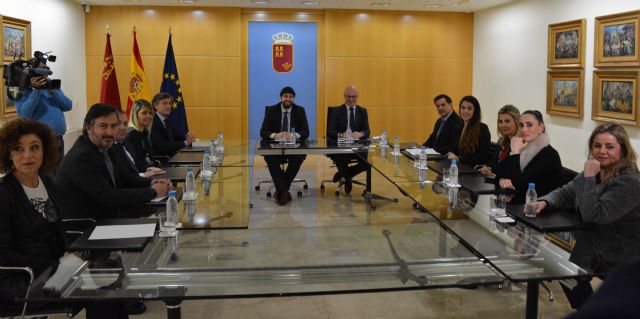 El presidente Fernando López Miras se reúne con la junta directiva de la Asociación de la Empresa Familiar de la Región - 1, Foto 1
