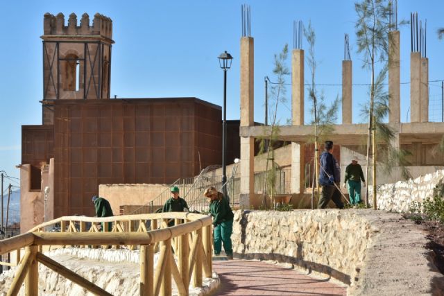 El Ayuntamiento continúa mejorando el barrio de San Pedro de Lorca con la creación de un nuevo parque - 2, Foto 2