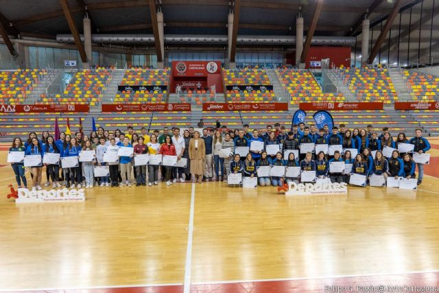 El Ayuntamiento beca a más de cien deportistas de Cartagena - 1, Foto 1