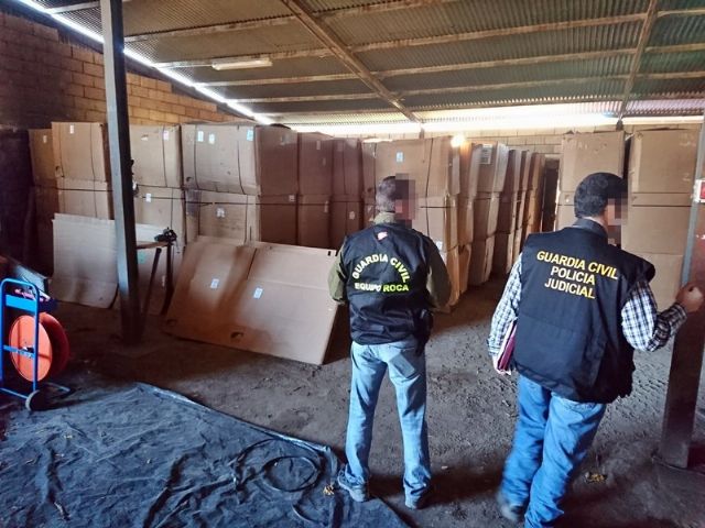 La Guardia Civil detiene a 124 personas en una macro-operación contra el contrabando de labores del tabaco - 2, Foto 2