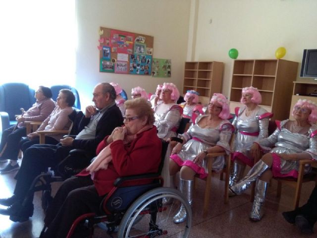 El Centro de Dia de El Algar celebra su 9 aniversario con musica y bailes - 1, Foto 1