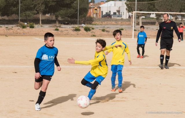 El C.D. Lapuerta y Club Maristas Cartagena se disputan la liga en benjamines B - 1, Foto 1