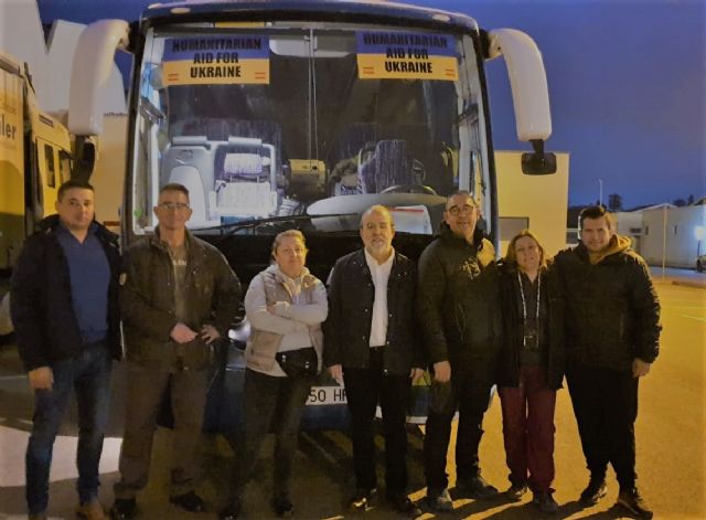 El bus de la Escuela de Conductores de FROET parte a la frontera de Ucrania para recoger a 20 refugiados - 1, Foto 1