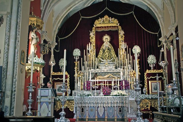 Religión . Sevilla . Altar de Cultos de la Hermandad de la Soledad de Alcalá del Río para la celebración del Septenario en honor a la Virgen de los Dolores en su Soledad Coronada - 1, Foto 1