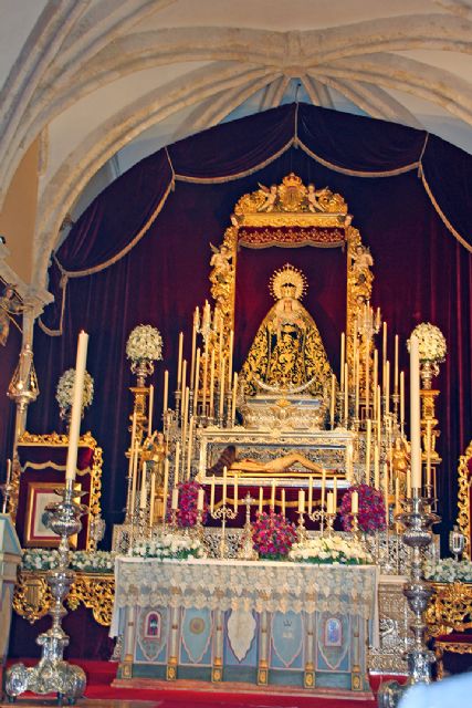 Religión . Sevilla . Altar de Cultos de la Hermandad de la Soledad de Alcalá del Río para la celebración del Septenario en honor a la Virgen de los Dolores en su Soledad Coronada - 3, Foto 3