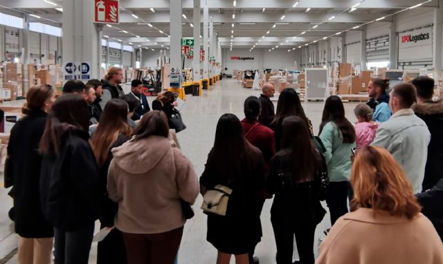 XPO recibe en su centro de última milla de San Fernando de Henares a estudiantes de Comercio Internacional durante el Día Europeo de la Logística - 1, Foto 1