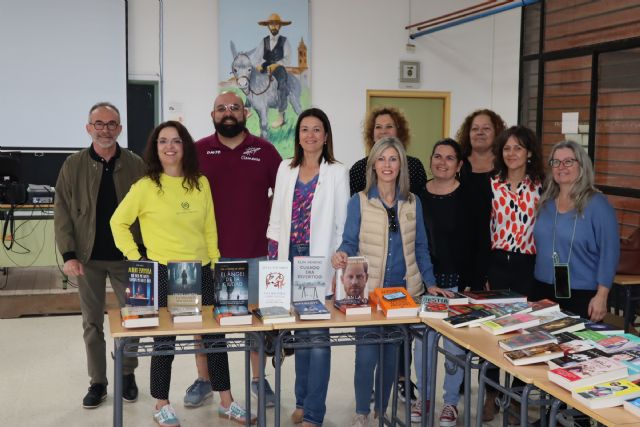 El IES Carlos III organiza una Feria del Libro para sus alumnos - 1, Foto 1