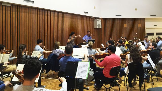 La Orquesta Sinfónica de la Región de Murcia interpreta a Mendelssohn y Tchaikovsky en el Auditorio Internacional de Torrevieja - 1, Foto 1