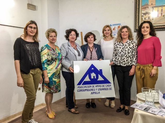 Familia y Thader colaboran para fomentar el asociacionismo de mujeres que realizan tareas domésticas no retribuidas - 1, Foto 1