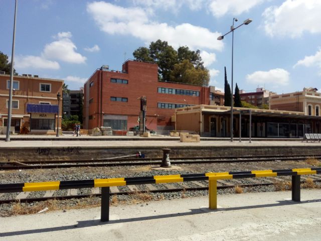 El PSOE exige a Ballesta que las catas que se están realizando en la fachada de la Estación del Carmen tengan autorización y cumplan la normativa de conservación del patrimonio - 2, Foto 2