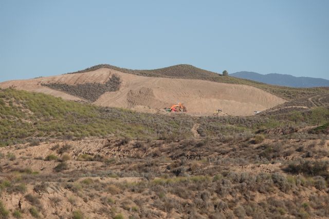 La izquierda denuncia la pasividad del gobierno local frente al atentado ecológico continuado que se produce en el paraje lorquino de Las Canales y exige explicaciones en el Pleno - 2, Foto 2