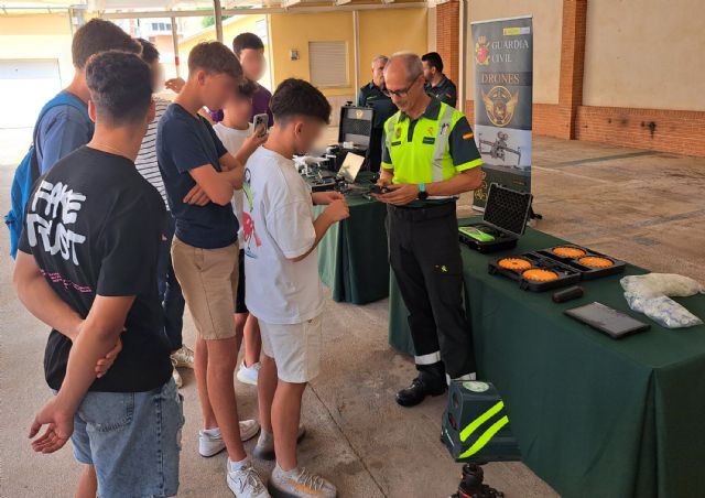 La Guardia Civil recibe la visita de alumnos de Bachillerato y ESO del centro educativo ELIS Murcia - 5, Foto 5