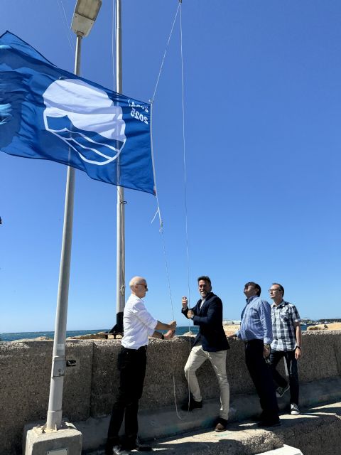La Bandera Azul ya ondea en el Puerto Deportivo del Club Naútico - 1, Foto 1