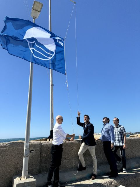 La Bandera Azul ya ondea en el Puerto Deportivo del Club Naútico - 2, Foto 2
