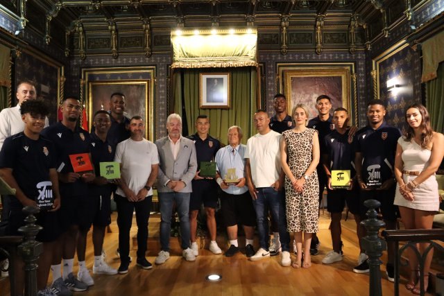 Reconocimiento de los xitos deportivos del Mazarrn Ftbol Club, CD Puerto Baloncesto y CD Mazarrn Ftbol Sala, Foto 1