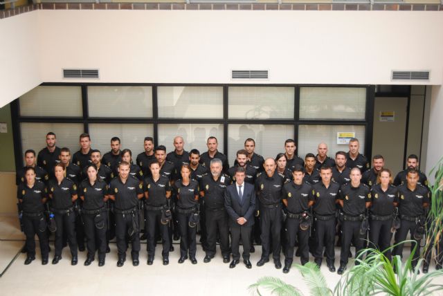 El delegado del Gobierno recibe a 34 policías nacionales de la XXXII Promoción que completarán su formación prestando servicio en la región de Murcia - 1, Foto 1