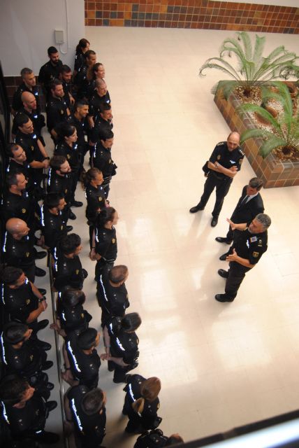 El delegado del Gobierno recibe a 34 policías nacionales de la XXXII Promoción que completarán su formación prestando servicio en la región de Murcia - 2, Foto 2