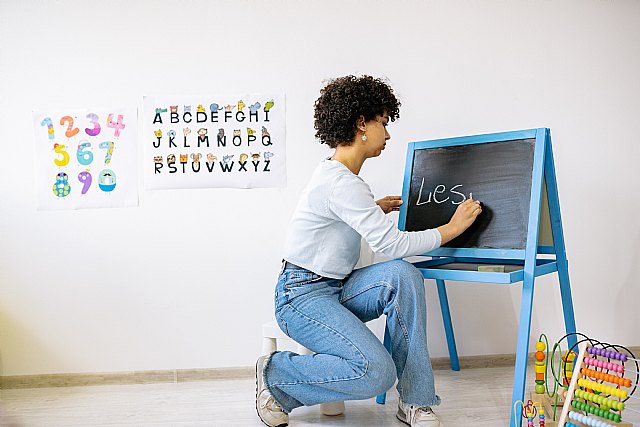 8Belts becará a 30 alumnos en riesgo de exclusión social de la Fundación ITER para hacerlos bilingües en inglés - 1, Foto 1