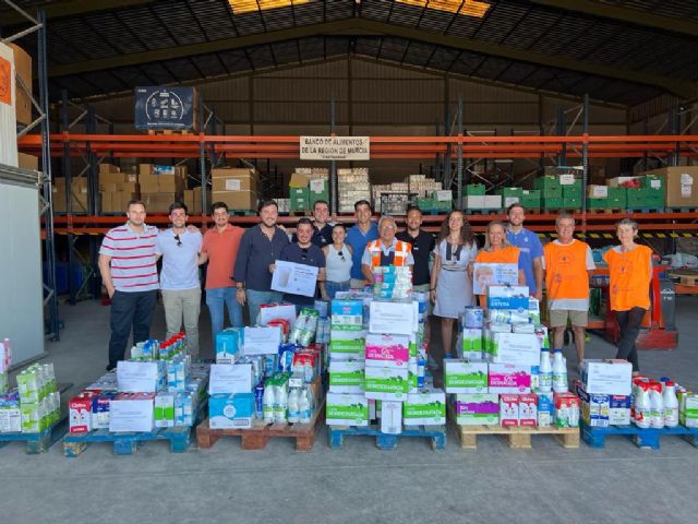 Nuevas Generaciones Región de Murcia recoge 2.000 litros de leche para el Banco de Alimentos - 1, Foto 1