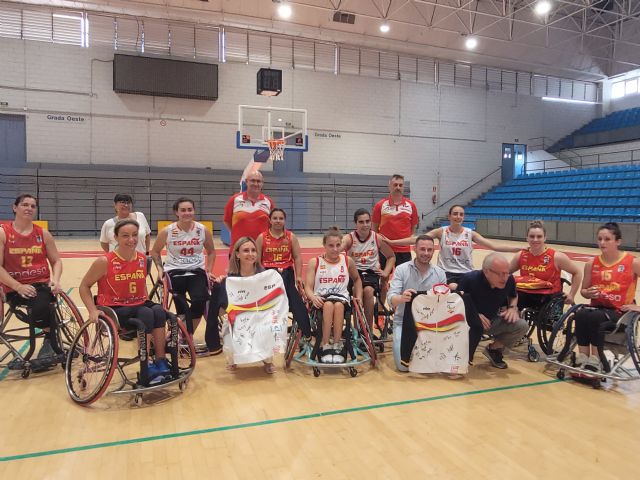 Conchita visita a las jugadoras de la selección española femenina de baloncesto en silla de ruedas concentradas en Murcia - 2, Foto 2