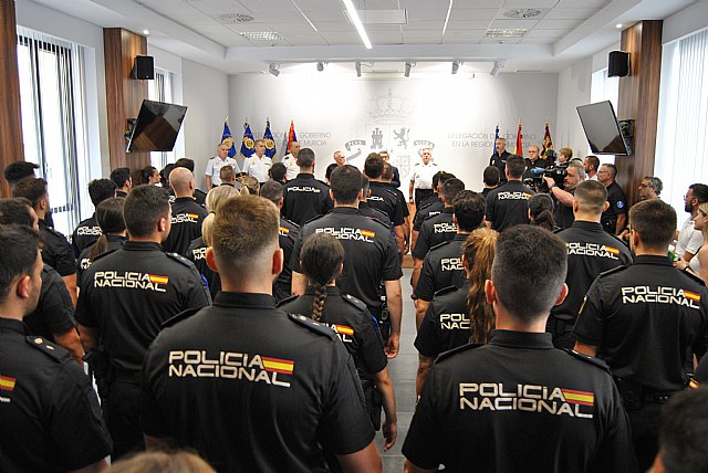 El delegado del Gobierno recibe a 49 agentes que se incorporan a la plantilla de la Jefatura Superior de Policía en la Región de Murcia - 1, Foto 1