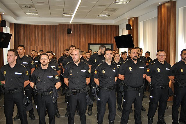 El delegado del Gobierno recibe a 49 agentes que se incorporan a la plantilla de la Jefatura Superior de Policía en la Región de Murcia - 2, Foto 2