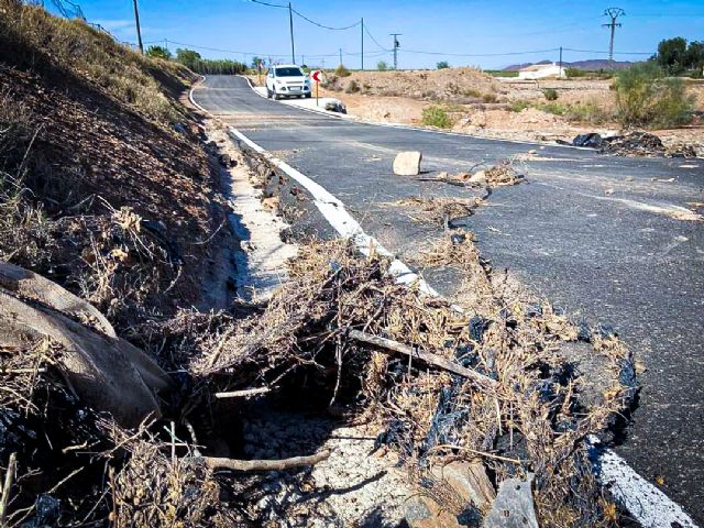 Izquierda Unida-Verdes denuncia la mala ejecución de las obras en el camino de Goñar de Puerto Lumbreras - 3, Foto 3