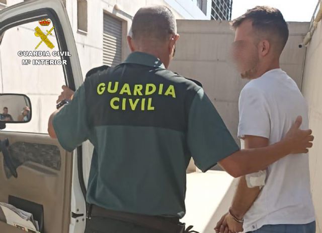 La Guardia Civil y la Policía Local de Bullas detienen a un joven y experimentado delincuente por dos robos con violencia - 1, Foto 1