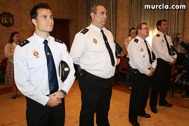 Presentados 9 inspectores del Cuerpo Nacional de Policía destinados a ...