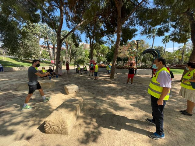 Profesionales de la actividad física y la fisioterapia informarán sobre el uso adecuado de los aparatos de gimnasia para adultos y gerontogimnasia de los parques del municipio - 2, Foto 2