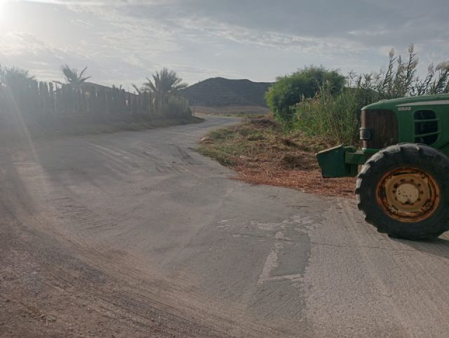 El Ayuntamiento inicia los trabajos de desbroce de caminos rurales asfaltados - 2, Foto 2