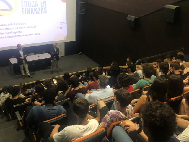 El ecosistema de las criptomonedas y la tecnología blockchain, a debate con los alumnos de Economía de Bachillerato - 1, Foto 1