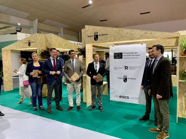 El Gobierno regional invita al sector de la construcción a sumarse a la 'revolución verde' que impulsa para generar ciudades más saludables - 2, Foto 2