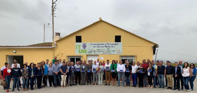 El Imida celebra el 20 aniversario de su colaboración con la sociedad de investigación de la uva de mesa mostrando nuevas variedades - 1, Foto 1