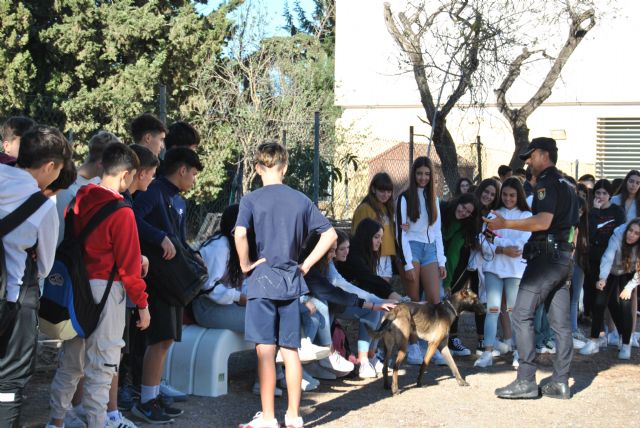 La prevención del acoso y ciberacoso es la charla más demandada dentro del Plan Director para la Convivencia y Mejora de la Seguridad en los centros educativos - 1, Foto 1