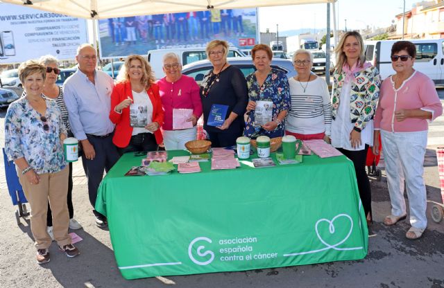 La AEEC visibiliza un año más la lucha contra el cáncer de mama en el mercado semanal - 2, Foto 2