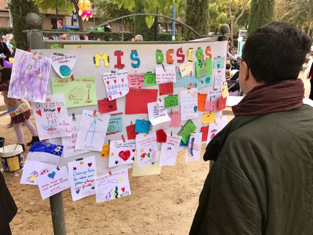 Centenares de niños celebran su día en el Jardín de la Seda - 5, Foto 5