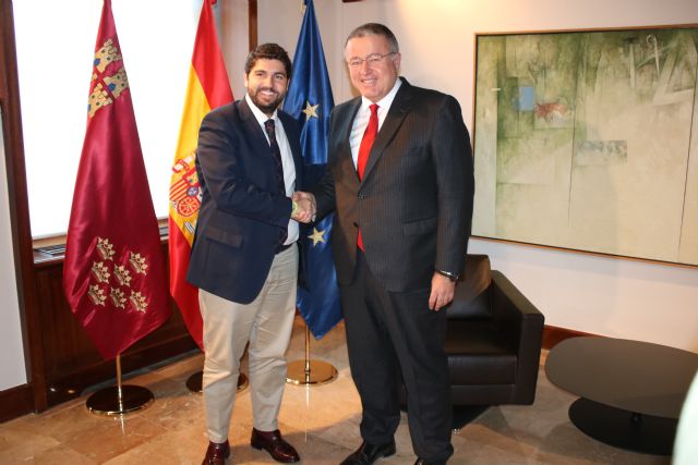 Fernando López Miras se reúne en el Palacio de San Esteban con el delegado del Gobierno en la Región, Francisco Bernabé - 1, Foto 1