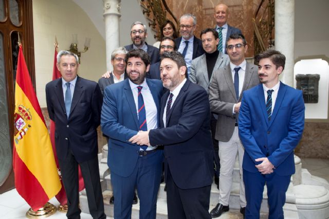 López Miras: Con los presupuestos de 2019 avanzamos para pagar menos impuestos que el resto de los españoles - 2, Foto 2