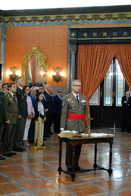 El nuevo jefe de la Fuerza Terrestre Carlos Jesús Melero Claudio con sede en Sevilla es, además, diplomado en Estado de Mayor en España y en Chile - 1, Foto 1