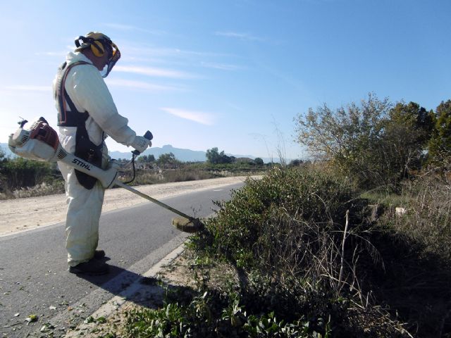 La limpieza de los 26km del carril bici entre El Raal y Contraparada permite disfrutar de un paseo seguro e integrado en la naturaleza - 1, Foto 1