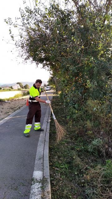 La limpieza de los 26km del carril bici entre El Raal y Contraparada permite disfrutar de un paseo seguro e integrado en la naturaleza - 2, Foto 2