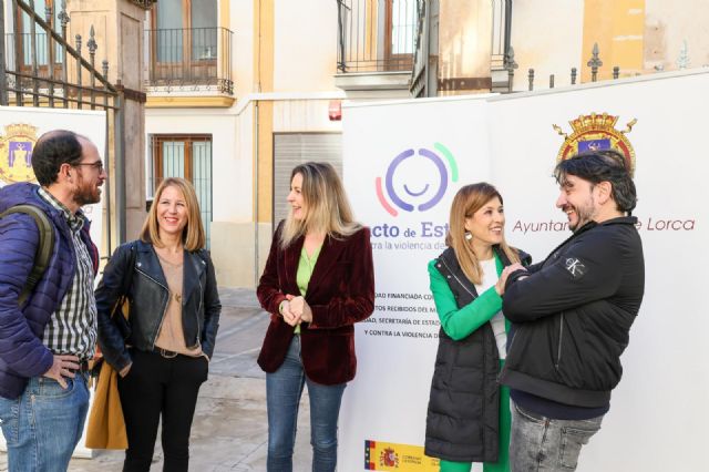 El Auditorio Margarita Lozano acoge la función Mujer tenías que ser - 2, Foto 2