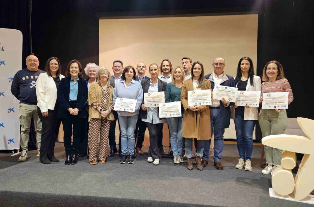 La Asociación Unidad y Fraternidad de Caravaca entrega las ayudas en forma de microbecas a los centros escolares y convoca sus concursos anuales - 1, Foto 1