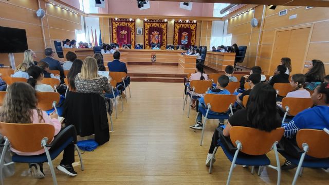 La Concejalía de Familia de Molina de Segura conmemora el Día Universal del Niño con la celebración del primer Pleno Infantil del municipio - 3, Foto 3