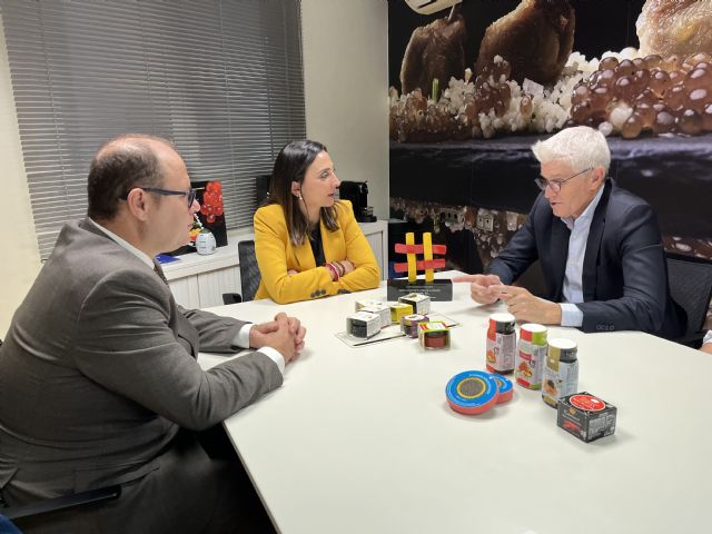 La consejera Rubira visita la empresa Cataliment Perlas, recientemente reconocida en los premios Alimentos de España en la categora de Pesca y Acuicultura, Foto 1