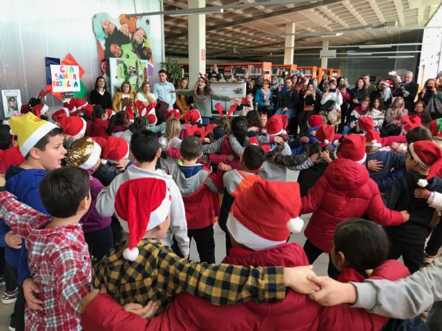 El Colegio Fontes sale a la calle para celebrar la Navidad - 3, Foto 3