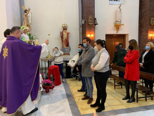 La imagen de la Esperanza es coronada en la iglesia de El Carmen - 1, Foto 1