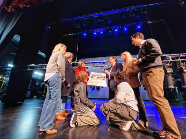 El Teatro Guerra acoge el Concierto XX Aniversario del Coro del IES F. Ros Giner a beneficio de ASLEP y Alzheimer Lorca - 1, Foto 1